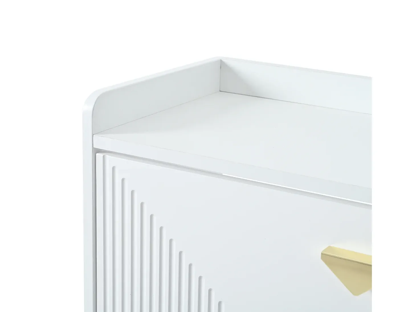 Armário de sapatos branco com 3 portas basculantes e 6 compartimentos.