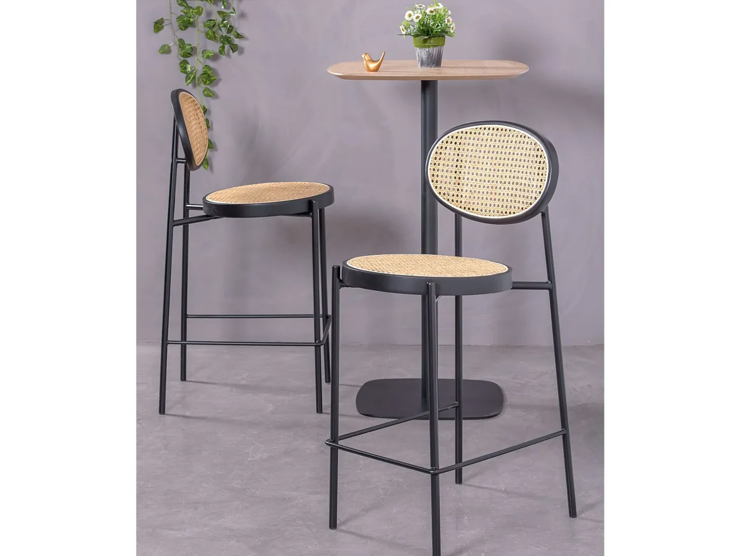 Banco vintage com design clássico em rotim natural (65cm) - Norte - Preto