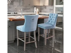Bancos de bar estofados, conjunto de 2 Com rebites decorativos e pés em madeira Acabamento cromado com rebites Revestimento em veludo, azul claro