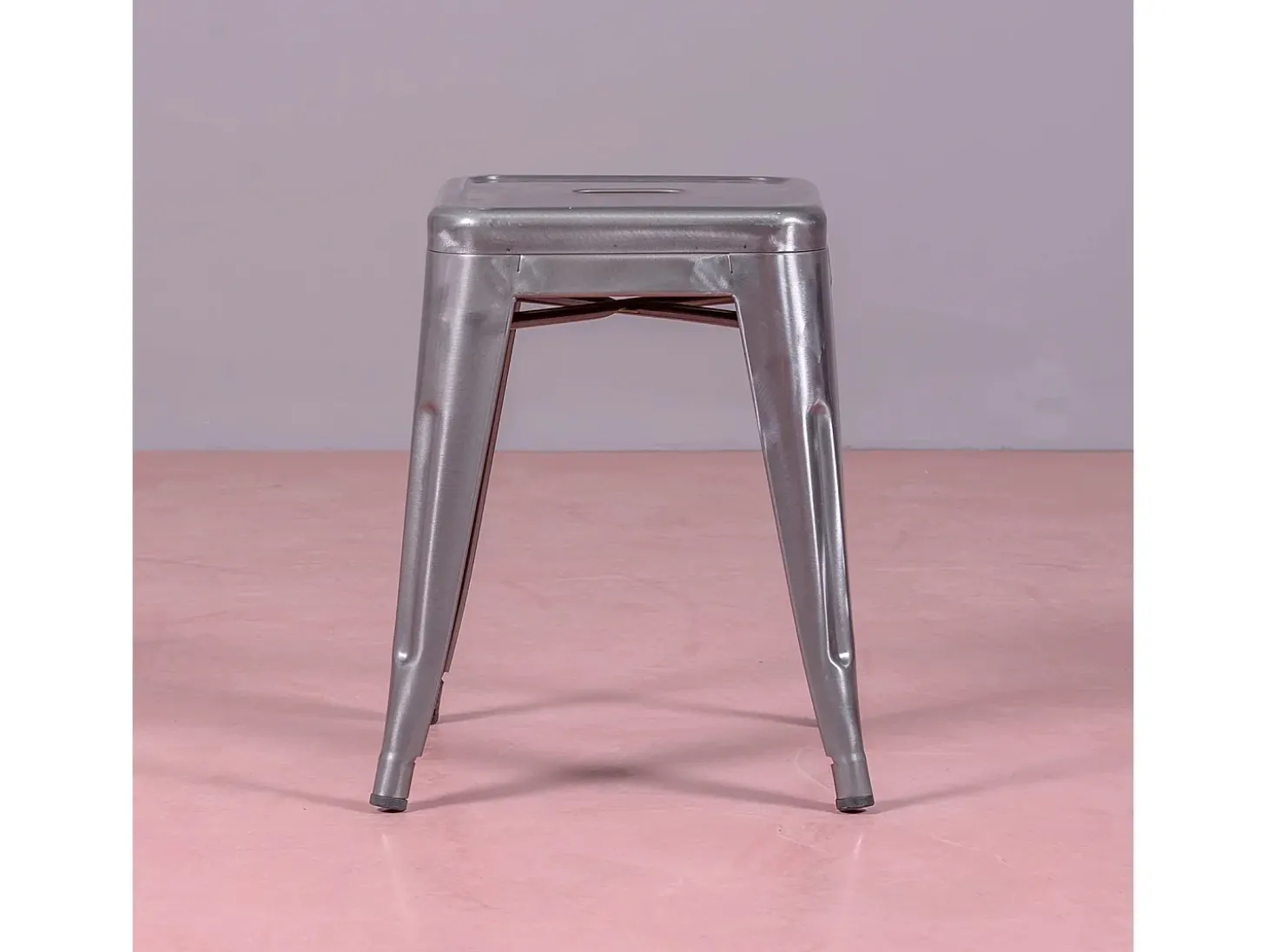Banqueta baixa industrial em aço metálico (45cm) - Bistro - Metal