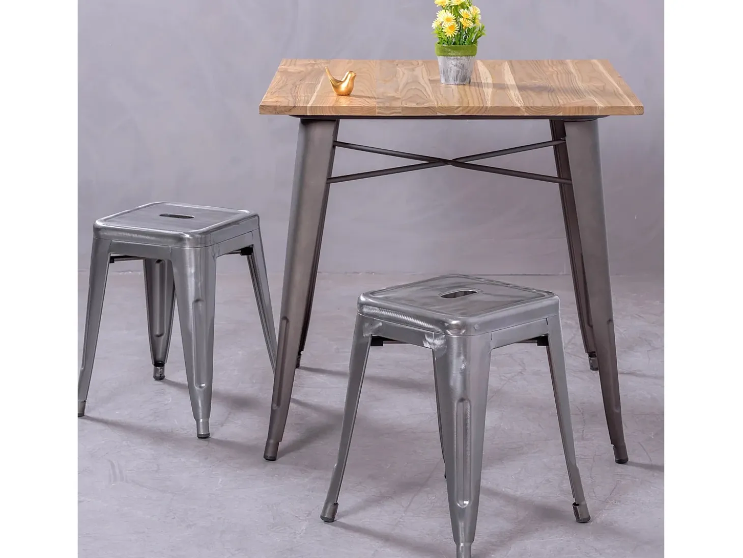 Banqueta baixa industrial em aço metálico (45cm) - Bistro - Metal