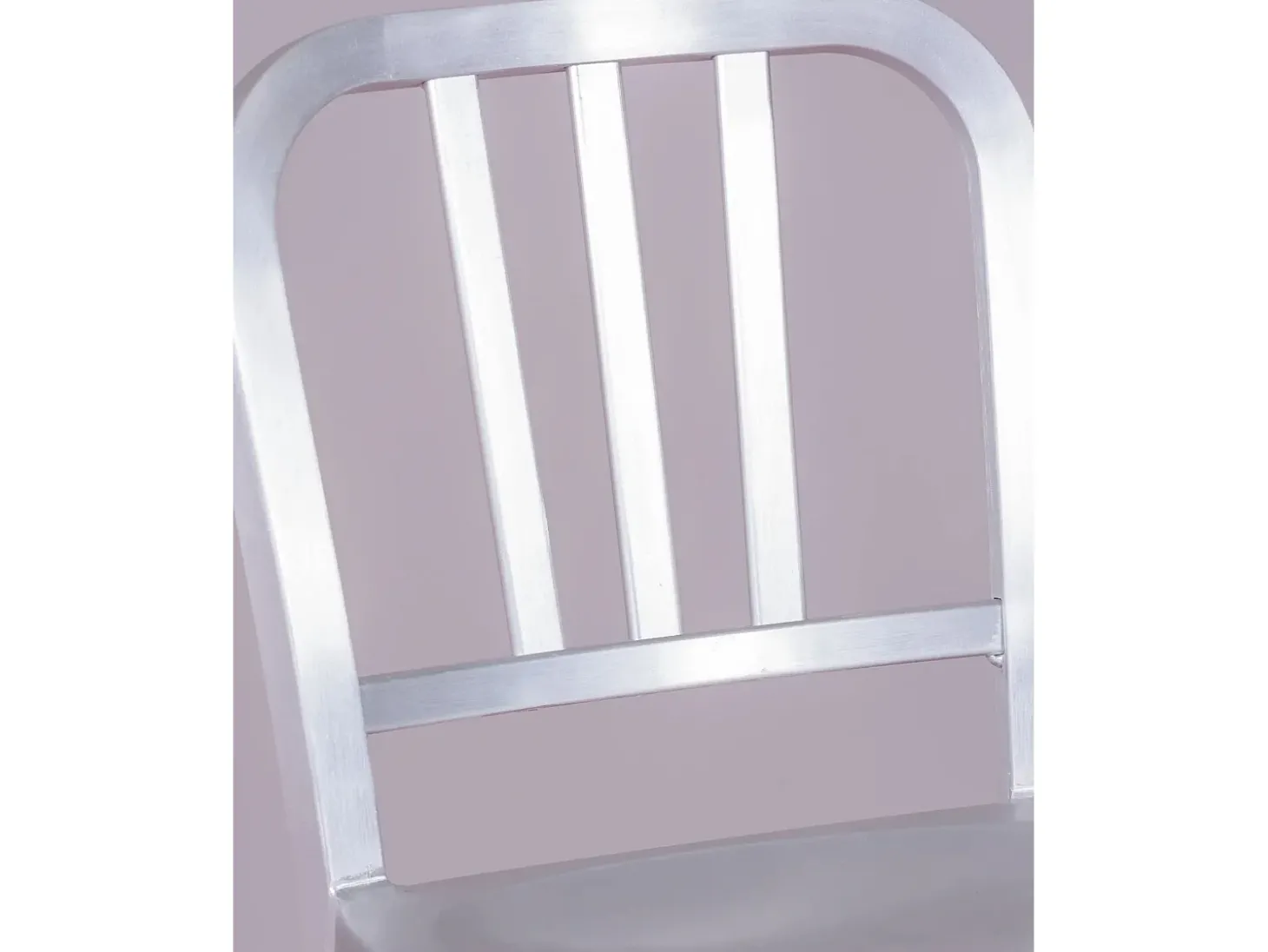 Banqueta de metal com encosto alto - Navi Army - Aluminio