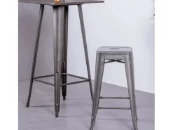 Banqueta empilhável de metal em aço (68cm) - Bistro - Metal
