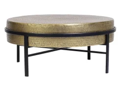 Base da mesa com placa de bronze e pés de metal preto.