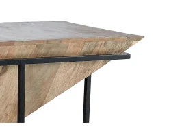 Base da mesa em madeira de mangue e metal.