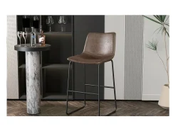 Cadeira de balcão MANCO PU Marrom Escuro, dimensões: H93 x L48 x P56 cm, ideal para sua cozinha/balcão.