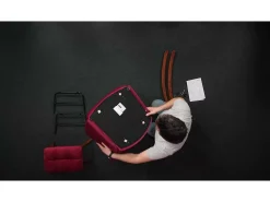 Cadeira de baloiço com banco veludo vermelho tinto