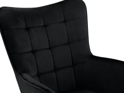 Cadeira decorativa com estofo em veludo preto