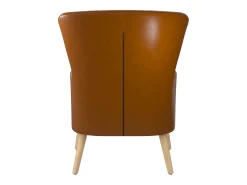 Cadeira decorativa estofada em pele sintética camel