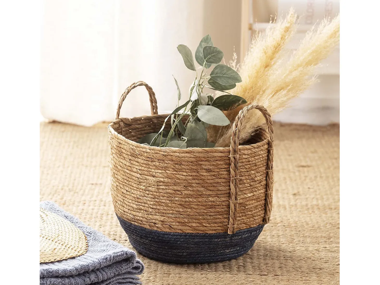 Conjunto de 3 cestas Iria de fibra natural com alças, azul/natural.
