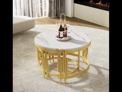 Conjunto de 2 mesas de centro e mesas laterais modernas brancas com estrutura de metal dourado.
