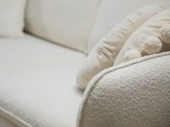Cosmopolitan Design - Sofá "Vienna" 2 lugares em tecido bouclé cinza - 160x92x95cm