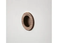Expositor alto em MDF castanho