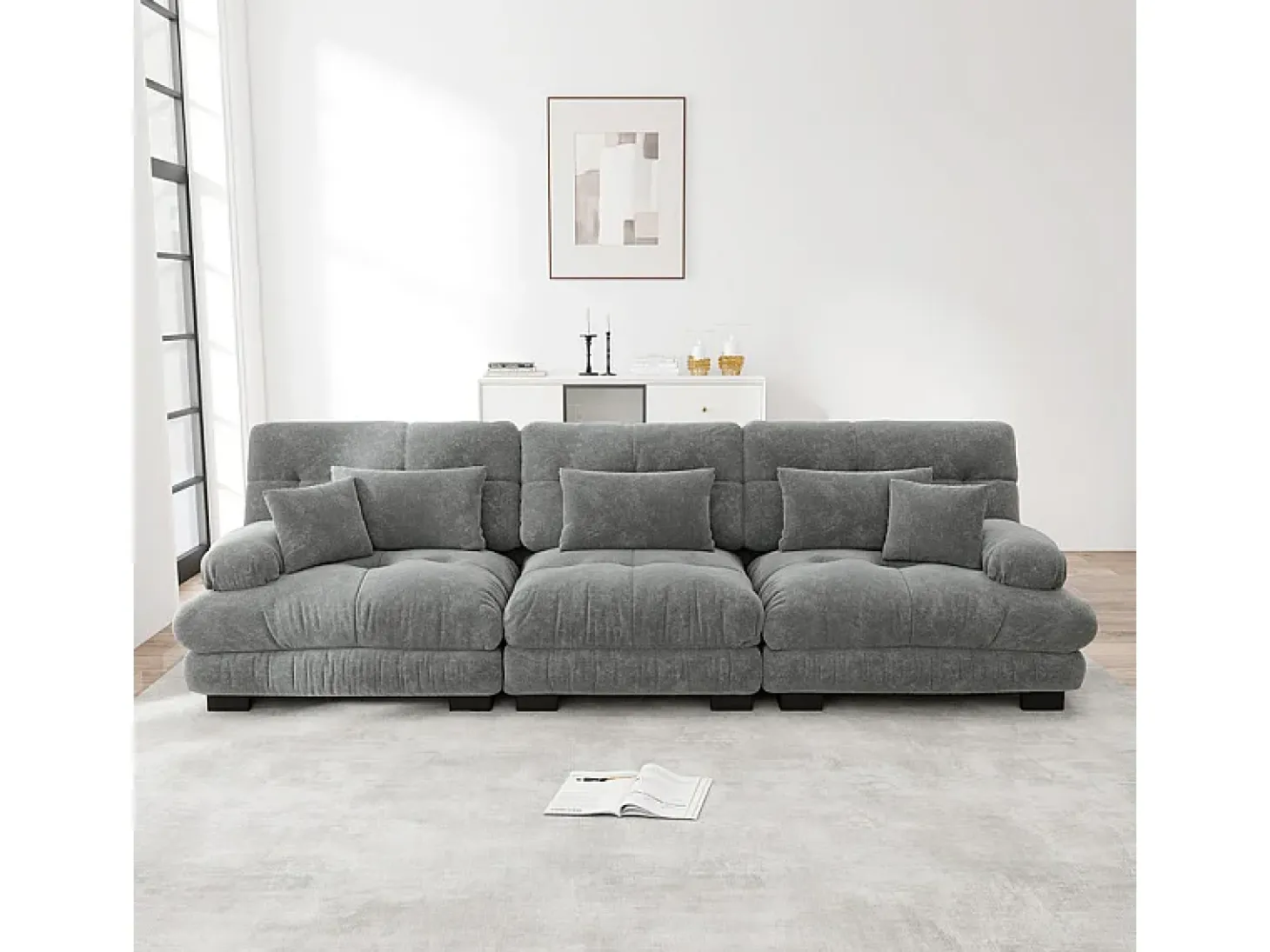 Grande sofá cinza - 3 lugares - com 5 almofadas - estrutura madeira maciça - Pelúcia - 313x77x81cm
