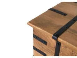 Mesa com baú em madeira maciça de mangue com acabamento natural.