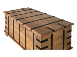 Mesa com baú em madeira maciça de mangue com acabamento natural.