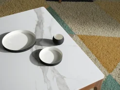 Mesa de centro quadrada em porcelana, mármore e nogueira 2042 ANGEL CERDA
