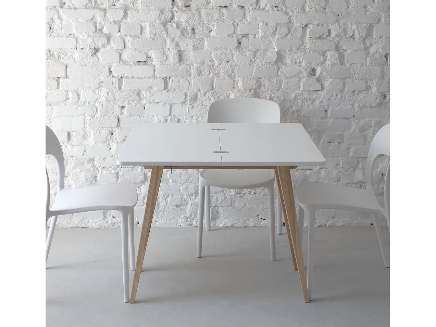 Mesa de consola pequena extensível 45x90cm Envelope Verde Sálvia | Pés em madeira de freixo