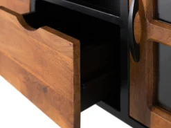 Meuble TV com 2 portas e 2 tomadas para visualização da tela principal.