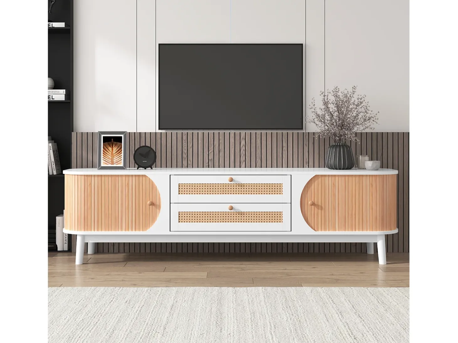 Móvel para TV com 2 portas de correr e 2 gavetas - Branco e madeira