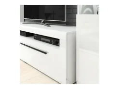 Móvel para TV XL 160cm coleção BREDA. Cores branco fosco e branco brilhante. Estilo design.