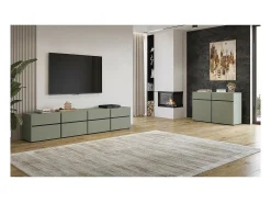 Móvel para TV XL na cor verde sálvia, 225cm, coleção HAVANA. Móvel design com 4 portas e 4 gavetas.