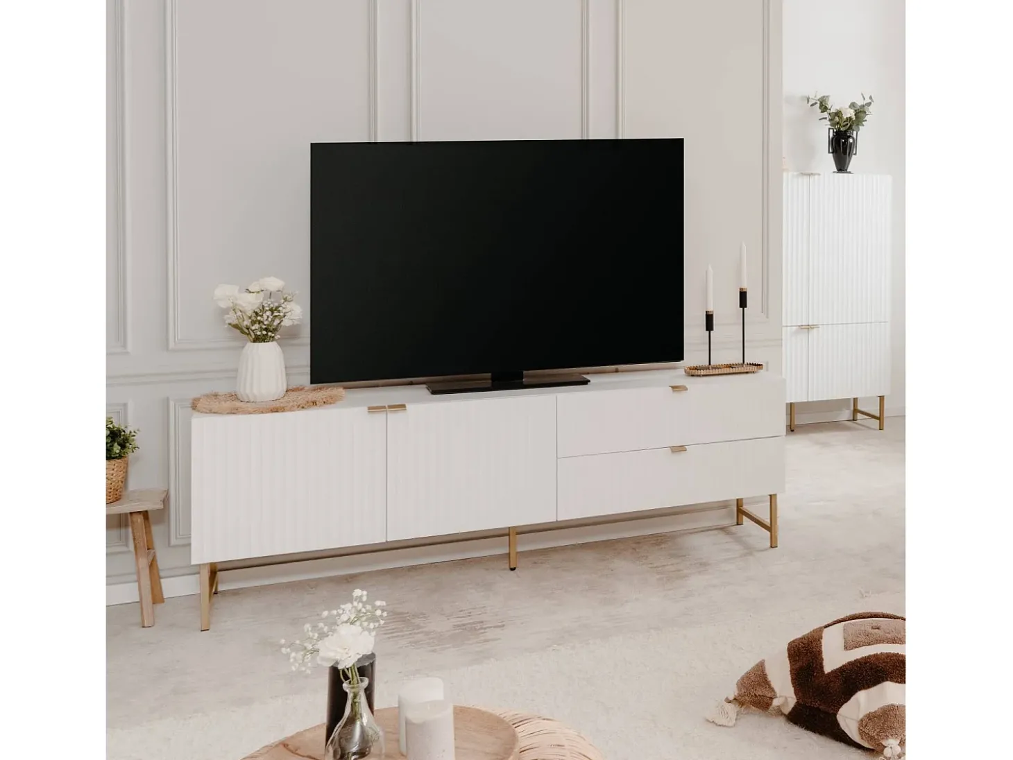 Móvel para TV 179x60,5x39 cm branco e dourado