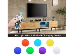 Móvel TV com 3 portas, 2 nichos e LED, corpo em madeira natural clara, pés pretos