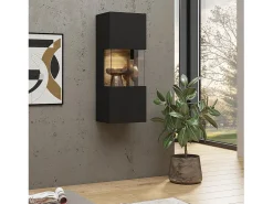 Pequena vitrine suspensa com 1 porta parcialmente envidraçada da coleção EVA. Cor preta e carvalho.