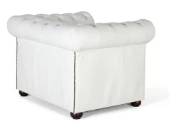 Poltrona Chester monoplace revestida em couro natural com acabamento branco