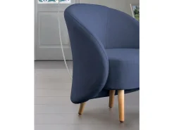 Poltrona Dabdal, Poltrona lounge design, 100% Made in Italy, Poltrona relaxante em tecido acolchoado, 70x60h80 cm, Azul