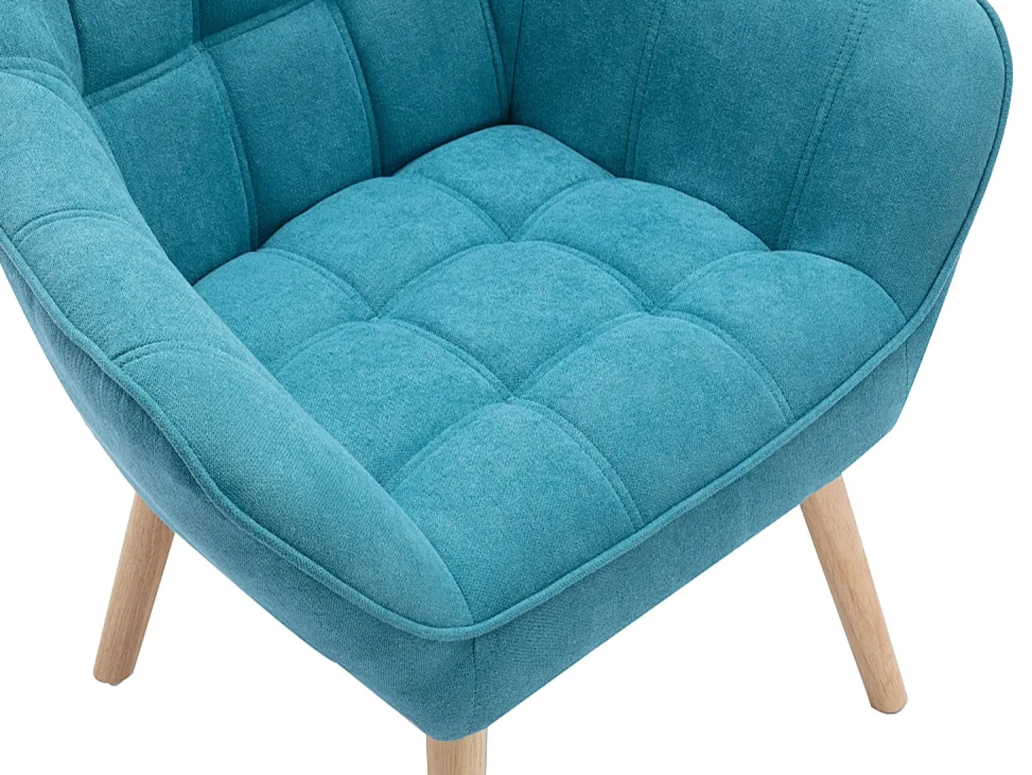 Poltrona em tecido azul acolchoado. Estilo escandinavo. CASERTA