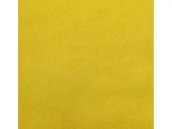 Poltrona em veludo amarelo mostarda