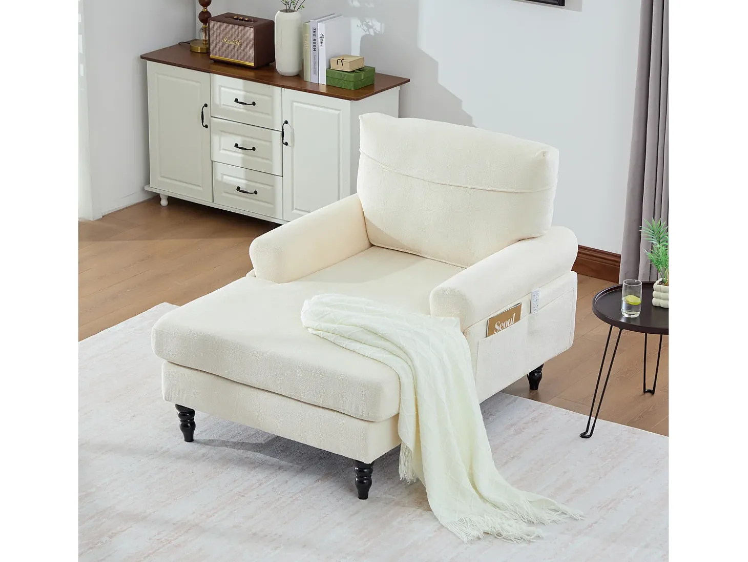 Poltrona relaxante em tecido chenille bege - Com bolsos laterais
