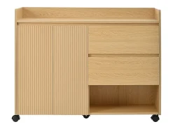 Sapateira com rodízios, 2 gavetas e 1 porta, cor natural.