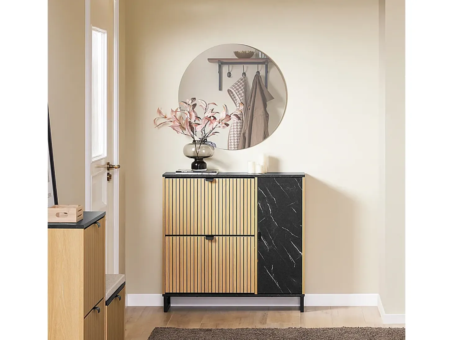 SoBuy Sapateira fina economizadora de espaço com 2 portas rebatíveis para 8 pares de sapatos design moderno em mármore preto e madeira clara fixação anti-inclinação