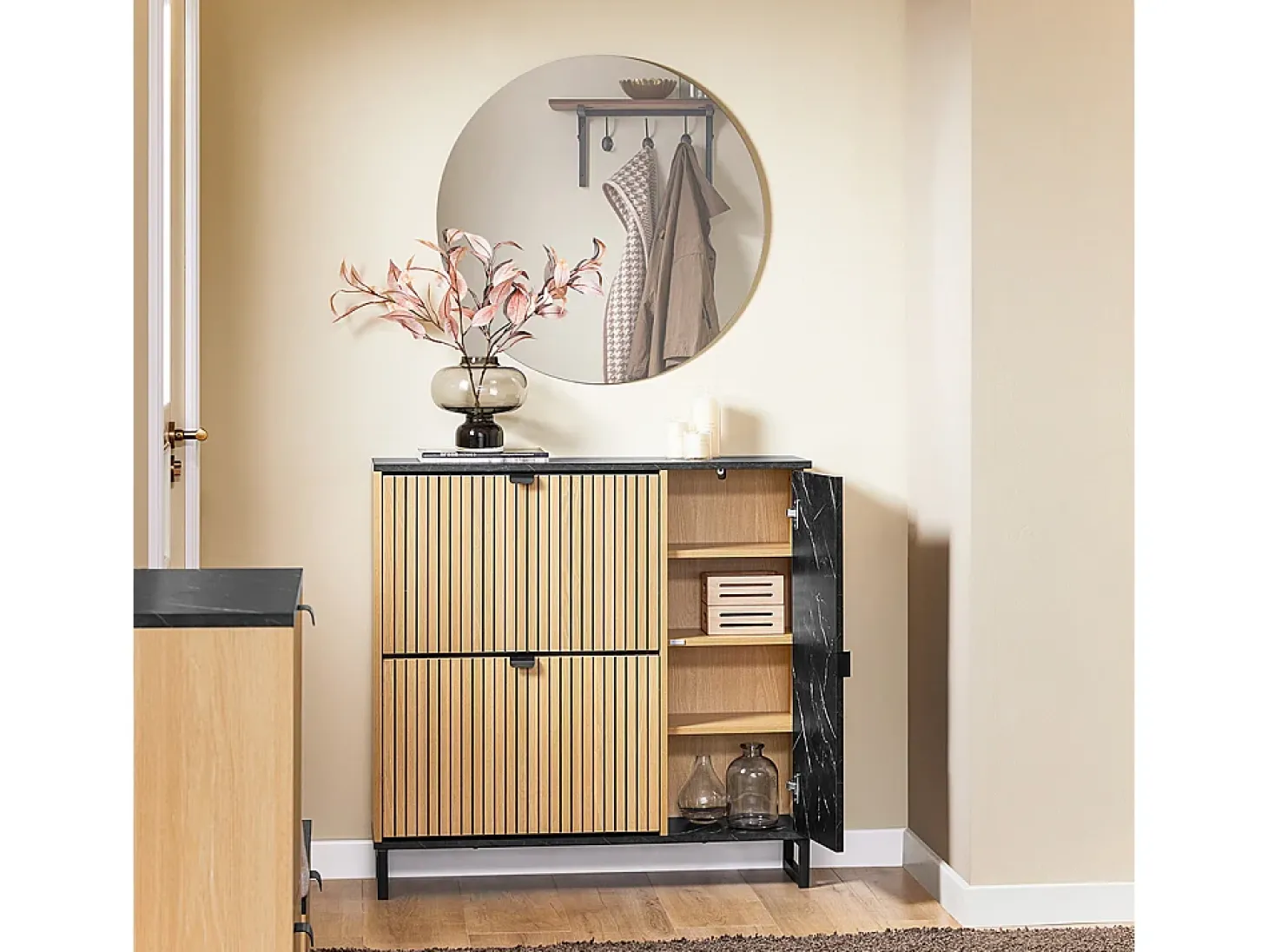 SoBuy Sapateira fina economizadora de espaço com 2 portas rebatíveis para 8 pares de sapatos design moderno em mármore preto e madeira clara fixação anti-inclinação