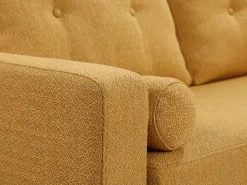 Sofá 3 lugares e almofadas em tecido texturado amarelo TATUM