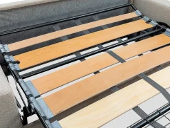 Sofá convertível em tecido castanho com assento de memória de forma 160 cm ripas largas 18 cm VIZIR