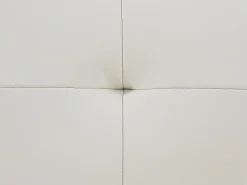 Sofá de 3 lugares articulado em pele branca estilo contemporâneo VINETA