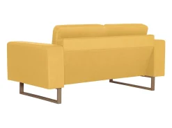 Sofá de 2 lugares em tecido amarelo