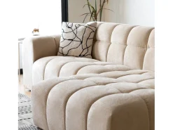 Sofá de canto de 3 lugares em veludo bege com chaise longue direita - Confortável e moderno