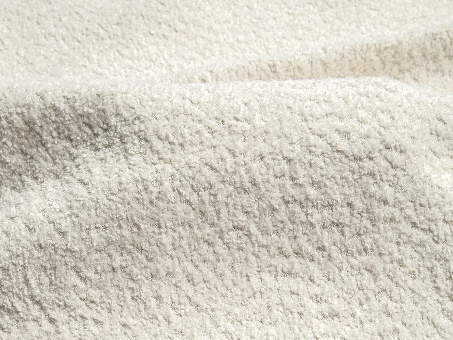 Sofá de canto esquerdo aberto em tecido bouclé branco POGNI de Maison Céphy
