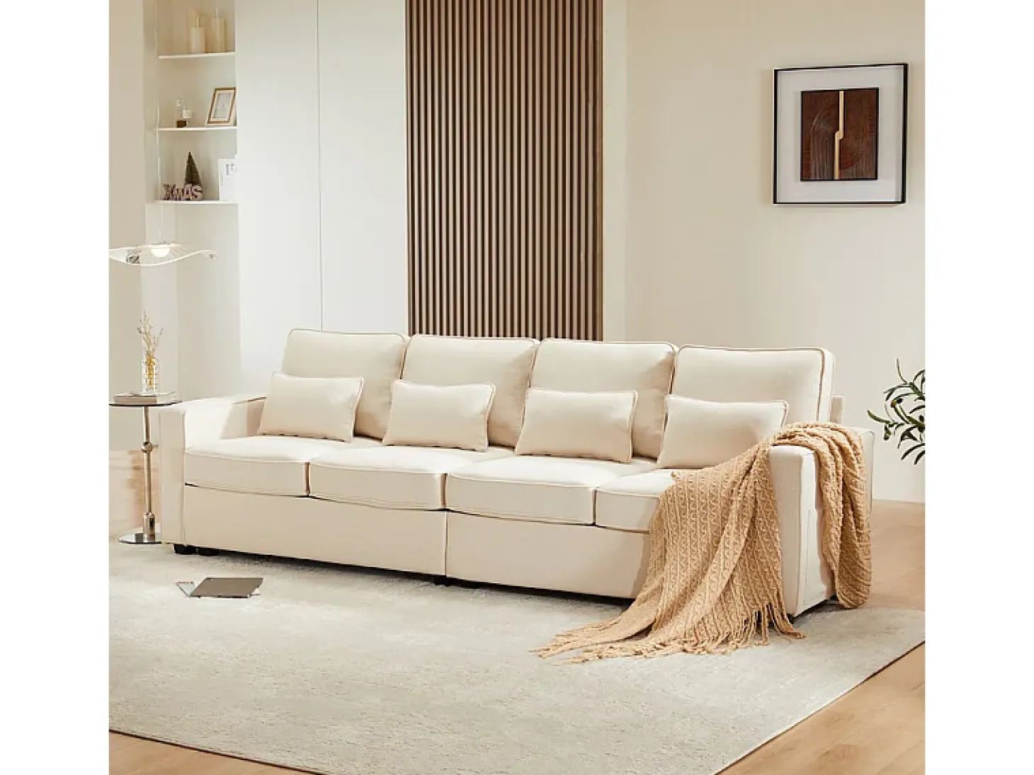 Sofá reto em linho bege - 4 lugares - com bolsos nos braços e 4 almofadas - 264x83x87cm