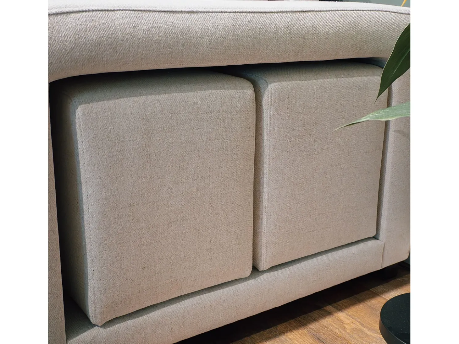 Sofá-cama 3 lugares Bege chaise longue reversível lado direito/esquerdoche com 2 pufes (248 x 117 x 90 cm) - AVERY