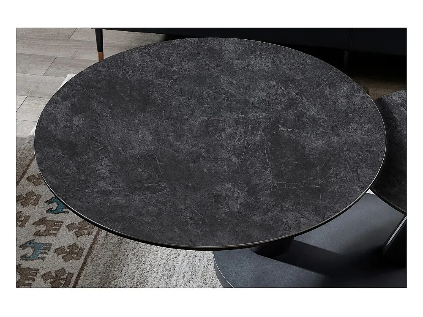 Table baixa VIRELLO – Mesa de centro redonda Ø80 cm – Pedra natural cinza escura & metal – Design contemporâneo e robusto