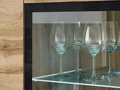 Vitrine alta moderna 120 cm para sala 3 portas carvalho wotan mate