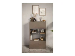 Vitrine design 2 portas coleção FANZY. Cor marrom carvalho escuro.